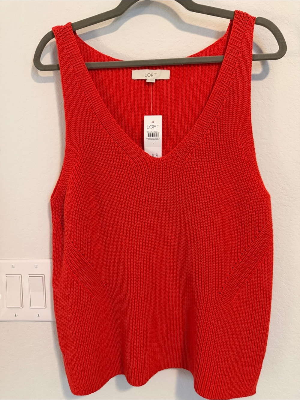 LOFT Red V-Neck Sleeveless Knit Top